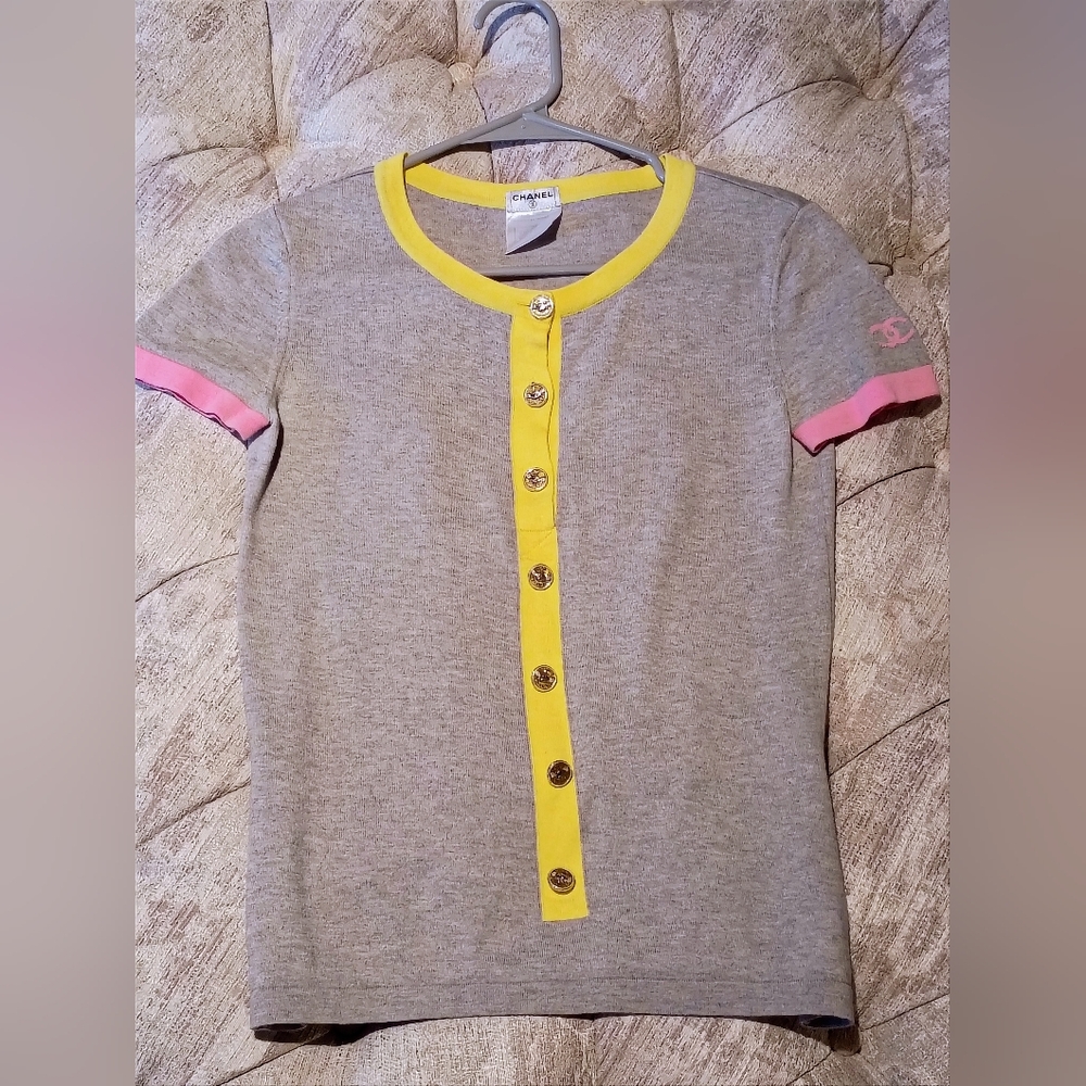 CHANEL size 34 Top / Shirt '08P Pink CC with CC buttons
